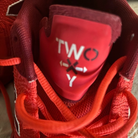 Red New Balance TWO WXY LOW mens size 7. Like new-perfect condition - Picture 4 of 7